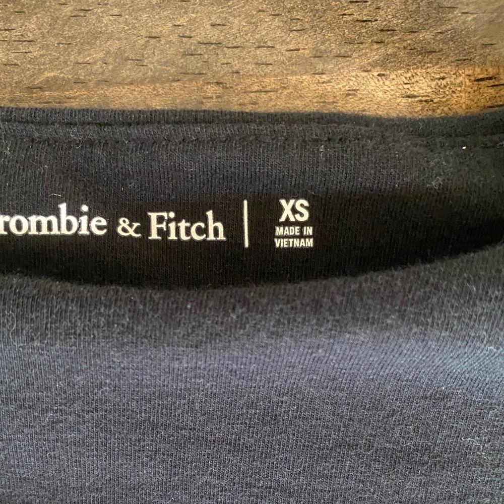 Abercrombie & Fitch Short-Sleeve Black Seamless Fabric Crew Bodysuit XS - Picture 3 of 3